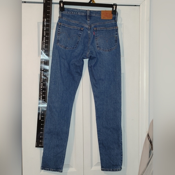 Classic Blue Women's Jeans Levi's 5 Button High Waist Raw Hem New With Tags Nwt - Picture 12 of 12